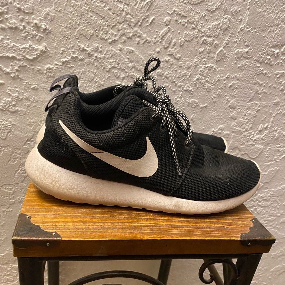 Nike sport shoes